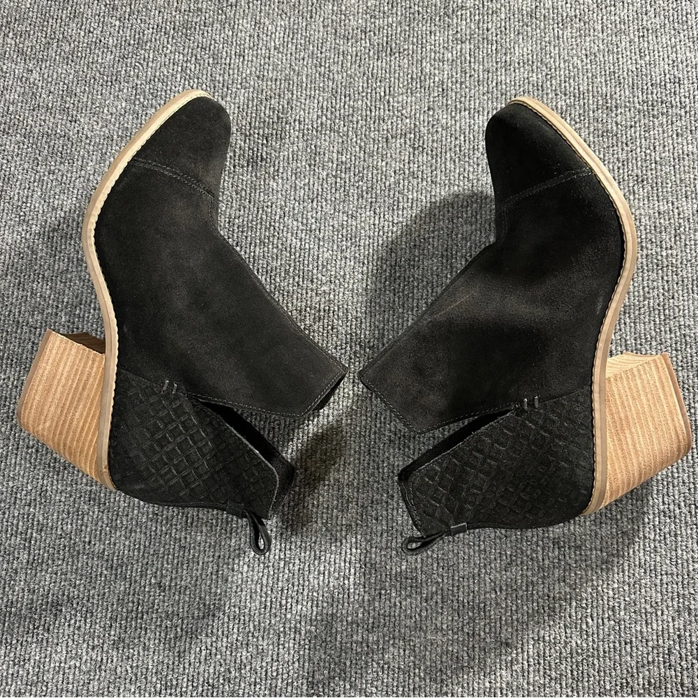 TOMS Women's 10 Wedge Ankle Booties Black Suede‎ V-Cutout 10020354